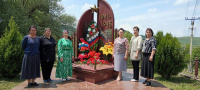 Сегодня, 22.06.2023 года состоялось возложение цветов к памятнику погибшим в ВОВ. Присутствующие почтили память погибших минутой молчания.
